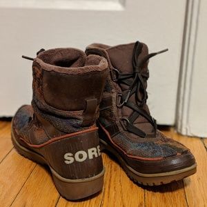 Lightly worn Fabric Sorel boots